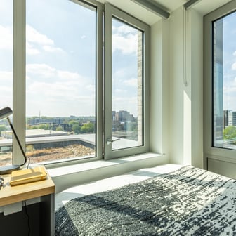 Gold Skyline En Suite - Image 2